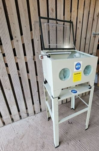 Sand blasting cabinetsbc90 and - blasting,